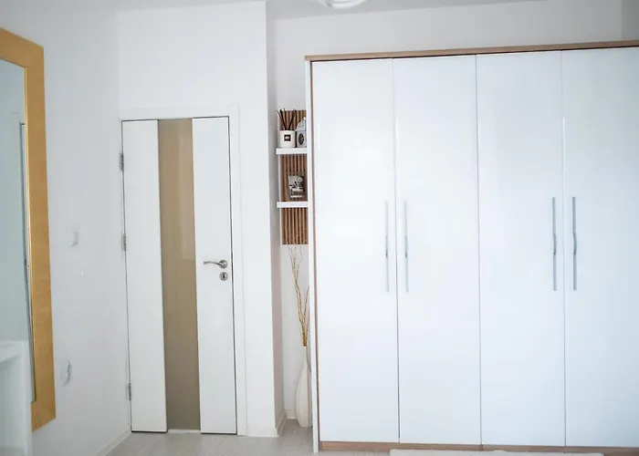 A&k Cozy Art 2 * Varna